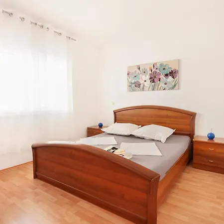 Apartment Tomic Duce