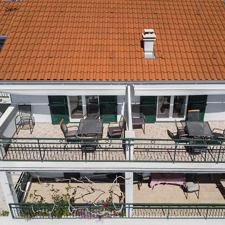 Tomic Apartment *
