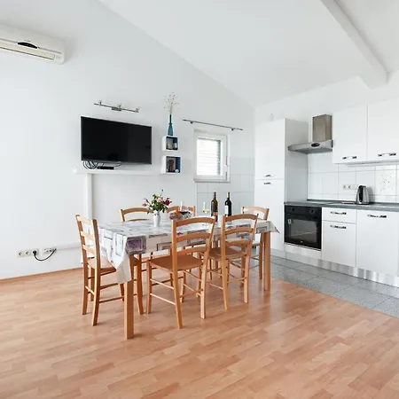 Tomic Apartment Duce