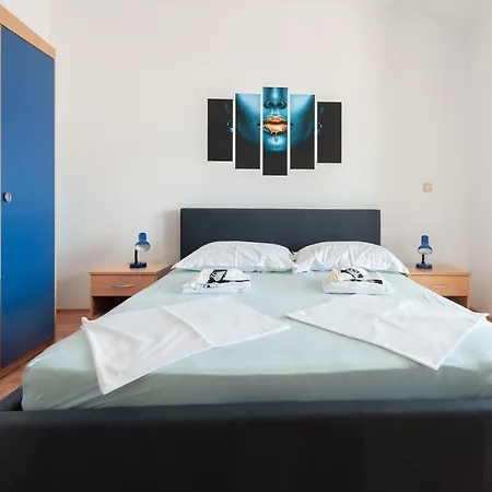 Tomic Apartment *
