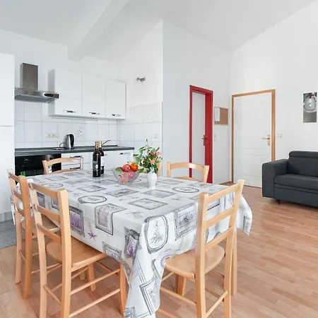 Apartment Tomic Duce